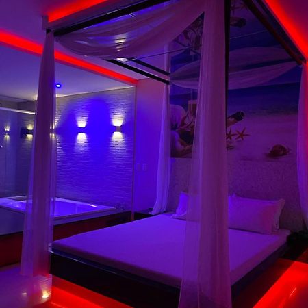 Motel Paris Апаресіда-ді-Гоянія Екстер'єр фото
